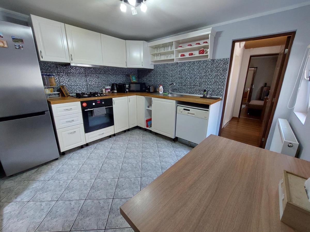 Cozy, Quiet & Family Friendly In Arad Apartment Exterior photo